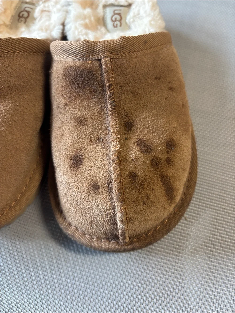 UGG Kids Chestnut Suede Shearling-Lined sz 12 slip on indoor outdoor slippers